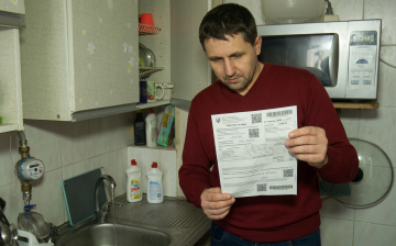 Платіжка за воду. Фото: згенероване ШІ