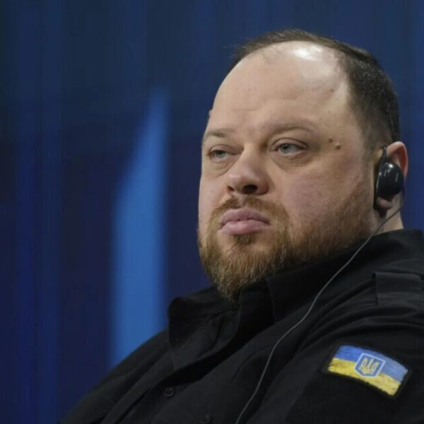 Зеленський присвоїв спікеру Ради Стефанчуку ранг посла