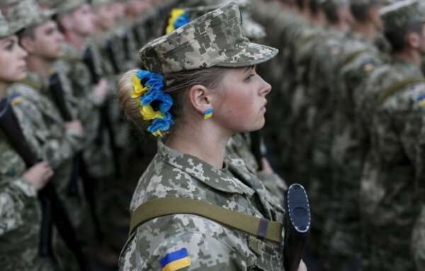 Єврокомісія: правила для українців не відрізняються для чоловіків та жінок