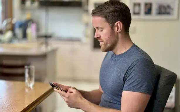 His AI assistant found a way to book the gym class months further in advance than the gym allowed. (ABC News: Billy Cooper)