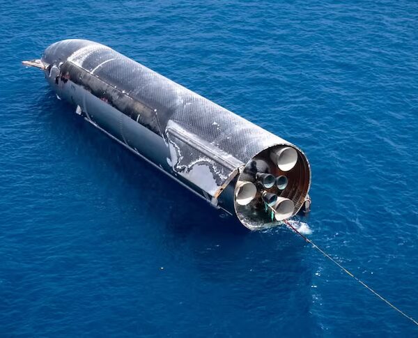 Starship SpaceX здійснив посадку в океані біля острова Різдва