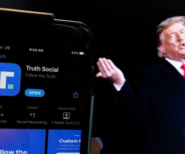 Truth Social: нова платформа для публікацій Трампа ставить під сумнів законність