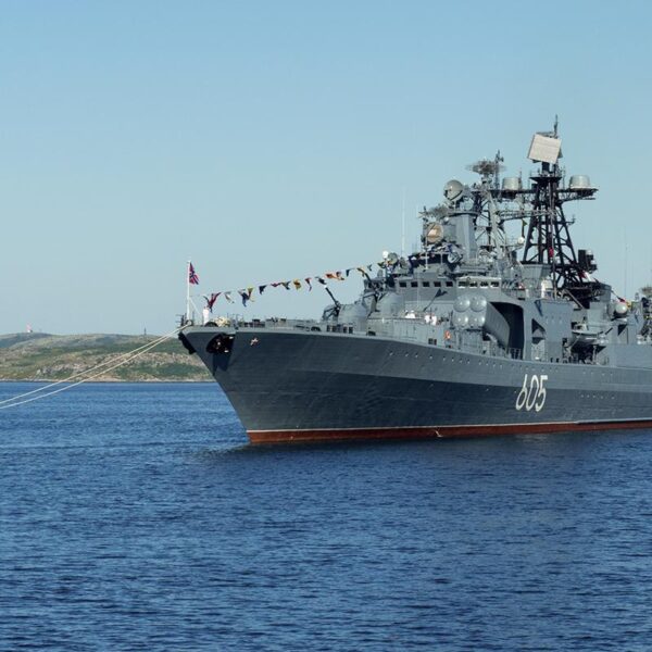 Росія посилює присутність у Середземному морі новими кораблями