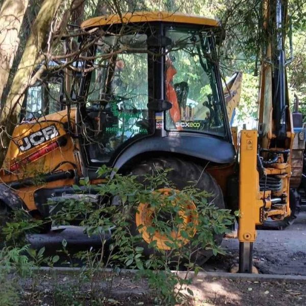 КМДА спростовує фейк про техніку ЗСУ на будівництві теплотраси в Теремках