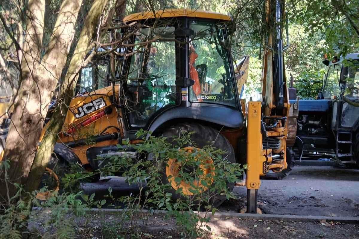КМДА: інформація про 'техніку ЗСУ' на будівництві теплотраси на Теремках - фейк