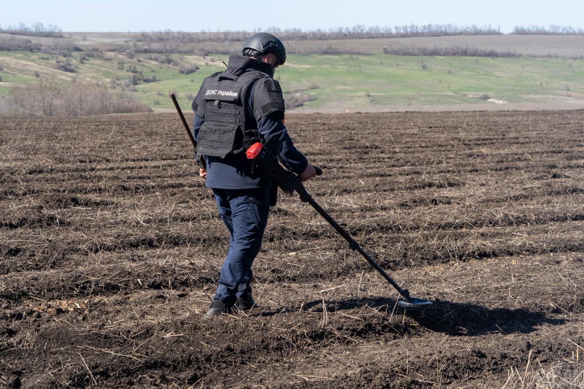 Громади зможуть отримати гроші на гуманітарні витрати і розмінування: що відомо
