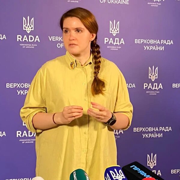 Безугла повернулася у фракцію “Слуга народу”