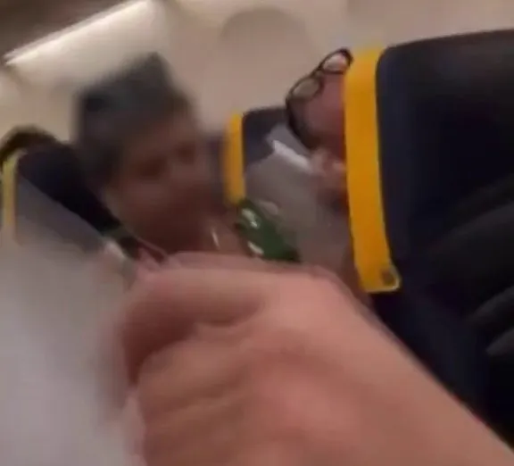 Пасажири Ryanair блювали й непритомніли через спеку в салоні літака