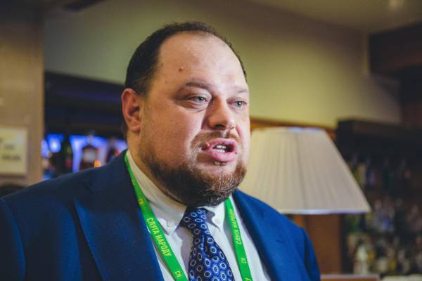 Зеленський надав Стефанчуку ранг посла