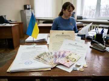 зарплата гроші бюджет Україна