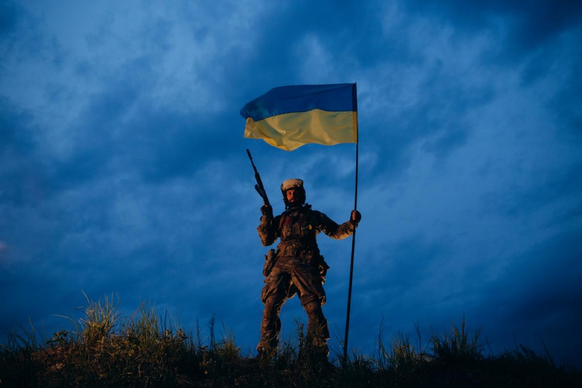 Через 35 років незалежності війна поставила українців перед болісним вибором, - Bloomberg
