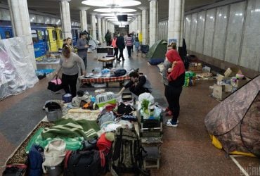 Намети в метро під час тривоги: у столичному метрополітені пояснили, чи дозволено це