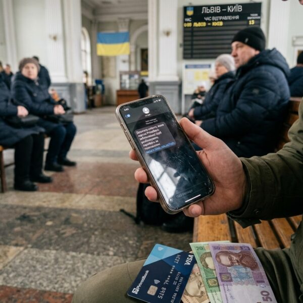 Шахраї через Viber і Telegram обманюють українців під виглядом компенсації за відключення світла