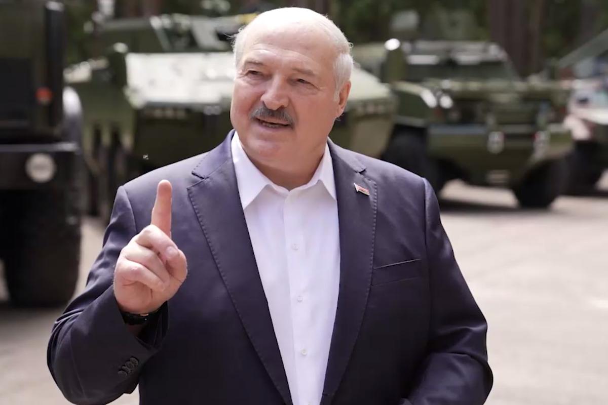 Лукашенко лицемірно побажав українцям 'миру та щастя' у День незалежності
