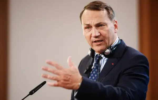 Сікорський закликає до створення Європейського легіону