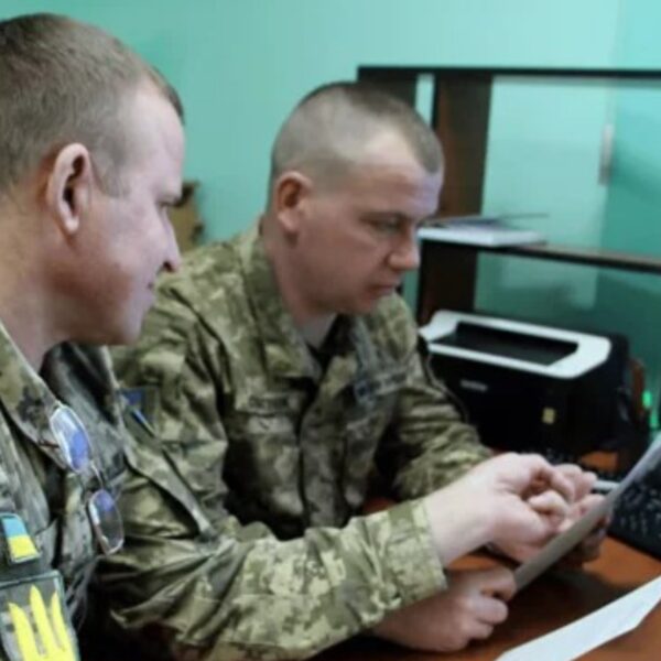 Міноборони придбало жіночі бронежилети на 47 мільйонів, ЄС вимагає реєстрації українок у “Резерв+”