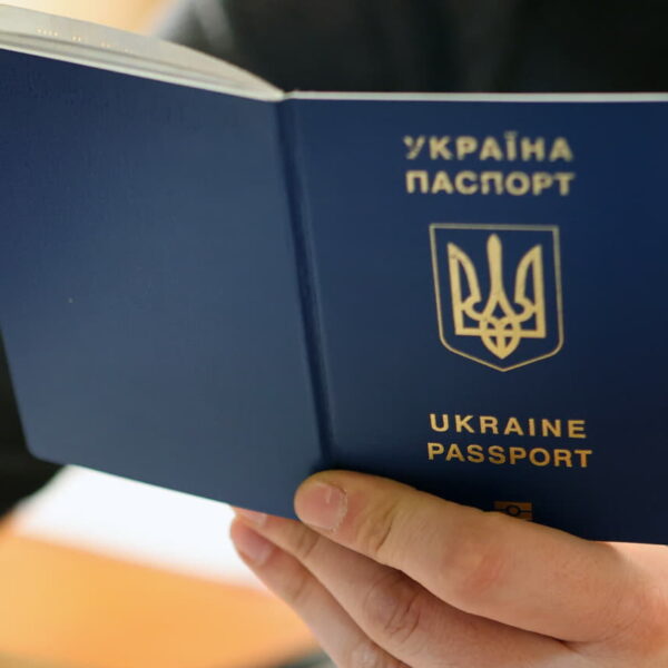 Українок у ЄС зобов’яжуть стати на військовий облік через “Резерв+”