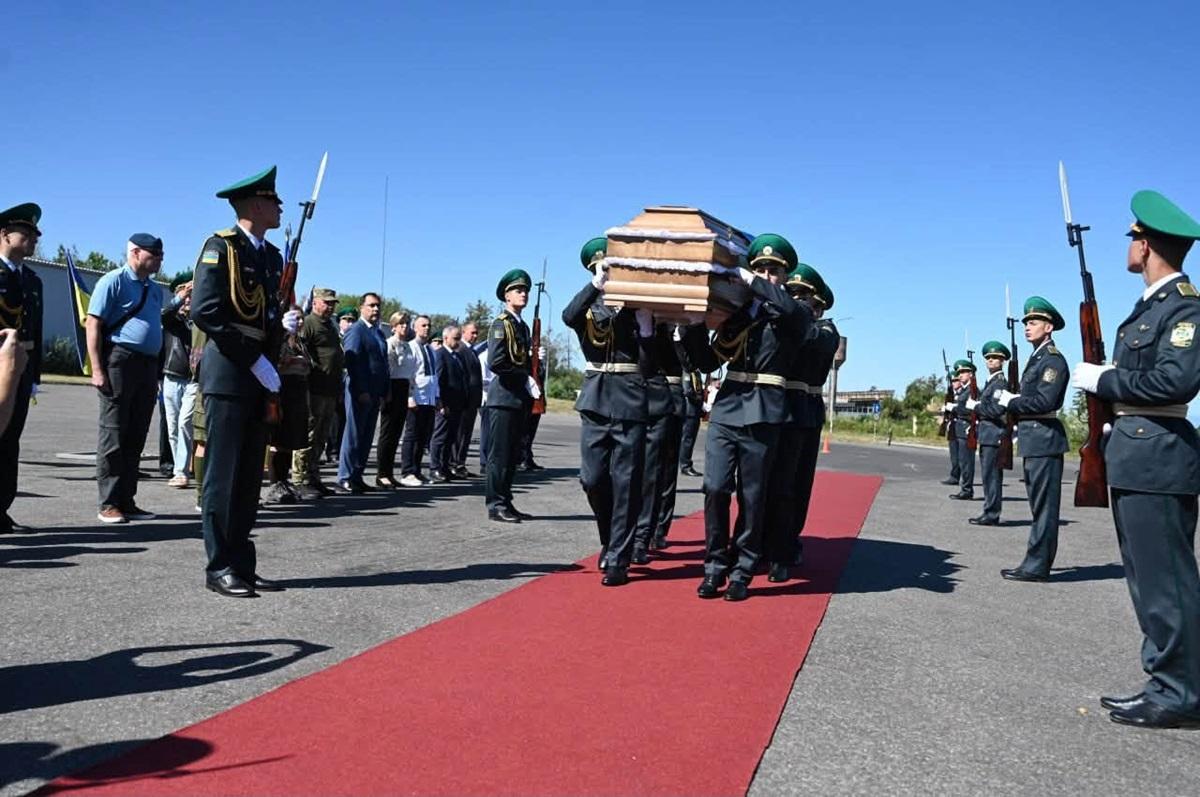 В Україну доставили прах засновника ОУН Євгена Коновальця