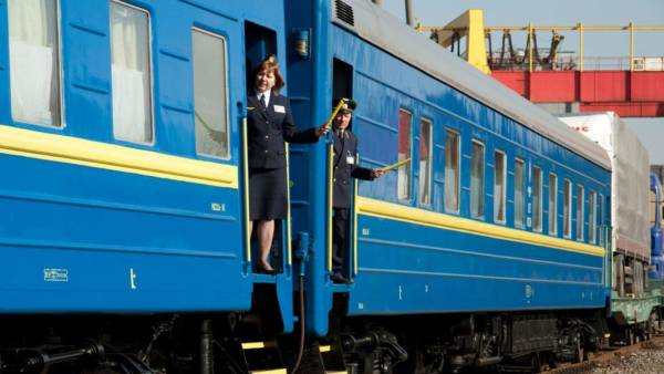 Укрзалізниця: російські атаки спричинили затримки поїздів до 17 годин