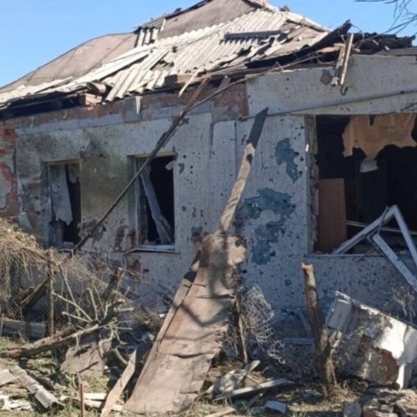 Росіяни вдарили по цивільних в Ізюмі: одна загибла, майже десять постраждалих