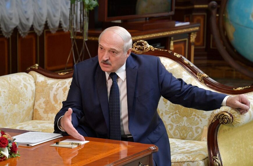 Лукашенко: білоруси — “росіяни зі знаком якості”, знайшов батьківщину слов’ян