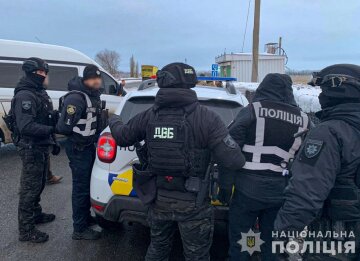 Затримання поліцейських з фейковим драгером. Фото: Національна поліція