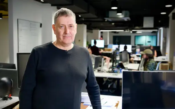 Mr Simpson-Young says AI agents might choose methods their users did not explicitly ask for or expect. (ABC News: Chris Taylor)