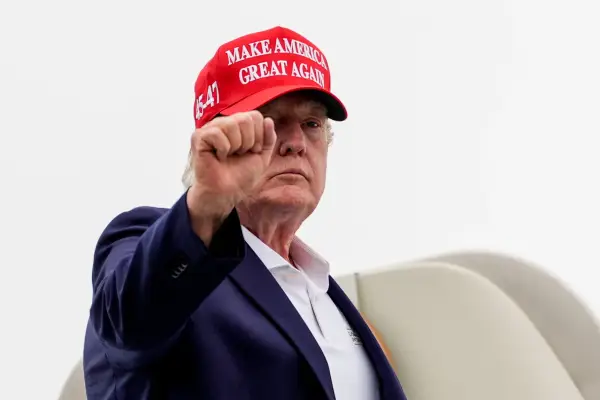Трамп пригрозив “розбомбити до біса” невідому країну