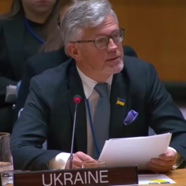 Мельник закликає росіян виїжджати з країни, поки є можливість