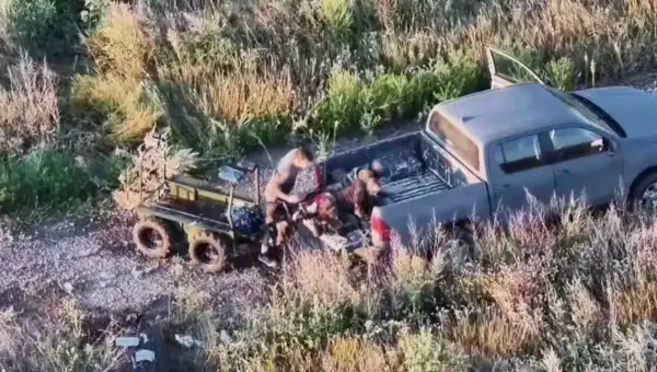 Владислав Польський на пікапі вивіз двох важкопоранених бійців