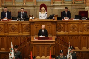Президентом Угорщини став 73-річний Андраш Бака