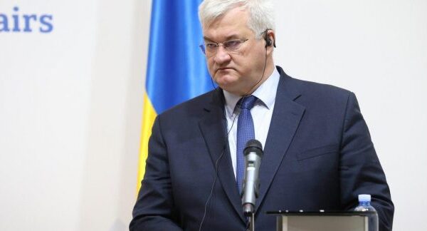 Україна вимагає закриття мережі центрів “Русский дом” у світі