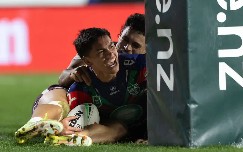 Taine Tuaupiki scores a try for the Warriors against Manly