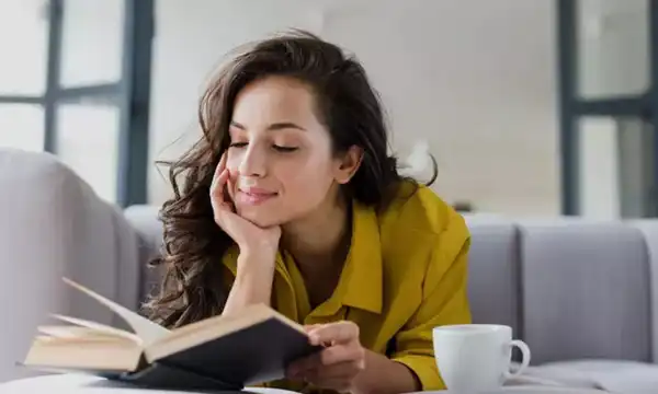 Учасники книжкових клубів розкривають секрет читання десятків книг на рік, не жертвуючи роботою та сім’єю