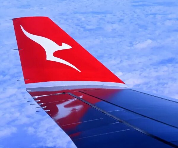 Робітники Qantas проголосували за страйк через оплату праці та умови безпеки