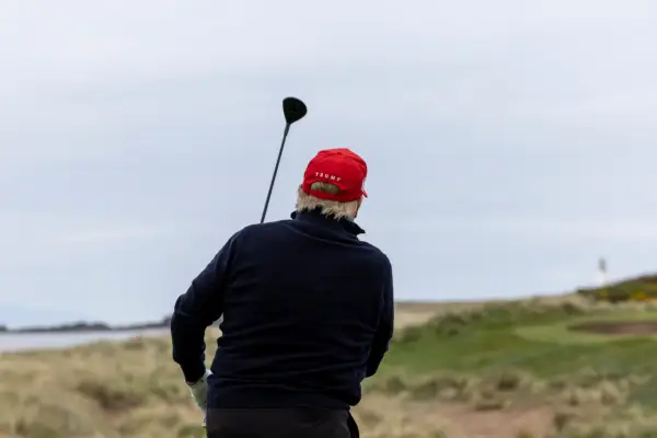 Трамп хизується гольф-навичками, але скаржиться на брак часу