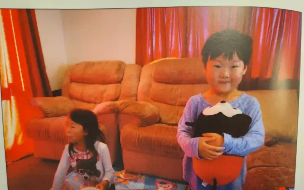 The children Yuna Jo (left) and Minu Jo (right).