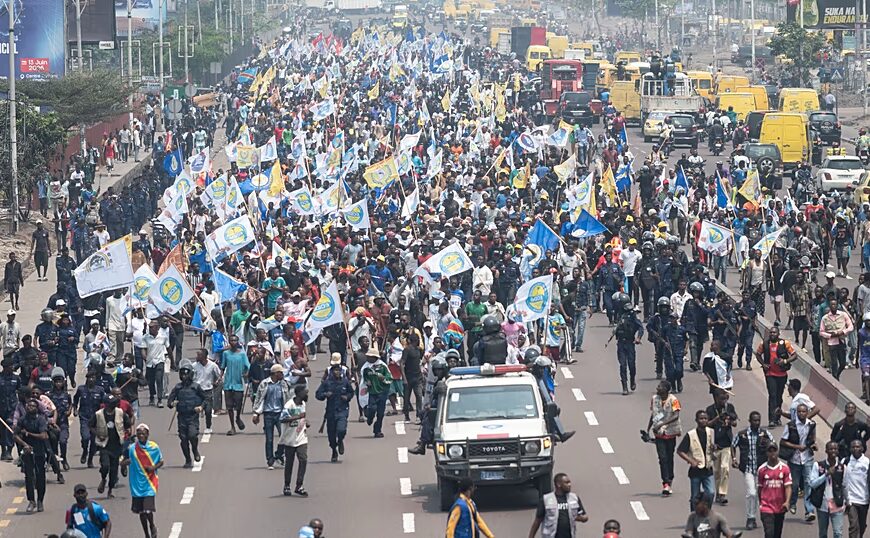 Демократична Республіка Конго розслідує насильство та смерть протестувальника на антиурядовому мітингу