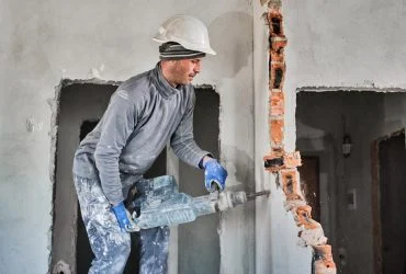 Чи можете ви знести стіну в домі: який штраф за перепланування без дозволу