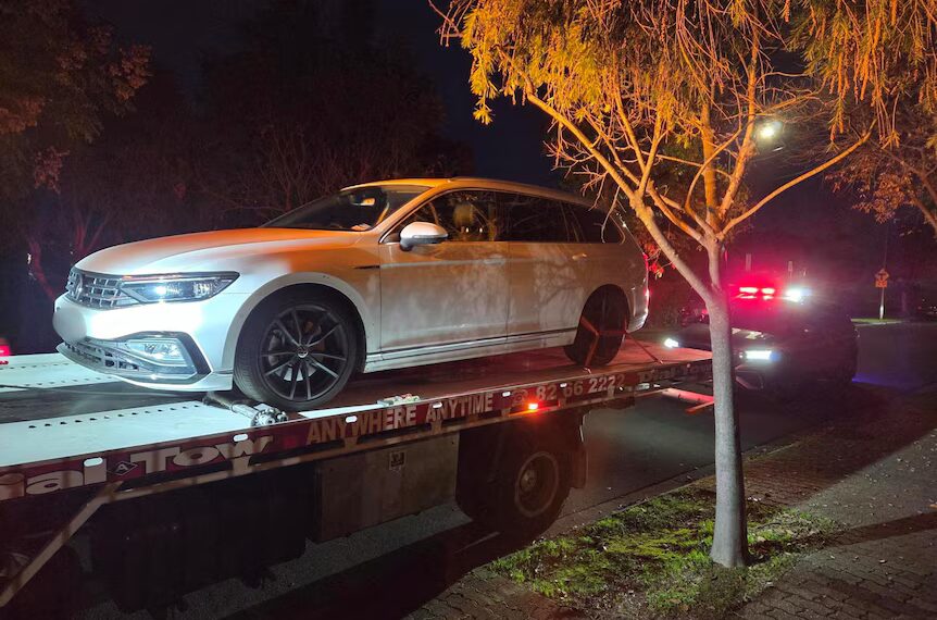 Деннис просить іншого суддю розглянути справу про водіння з анульованими правами