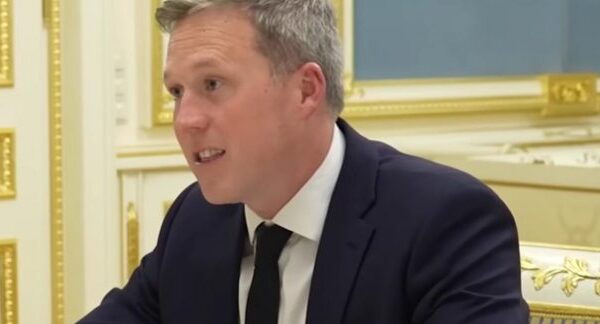 Ексміністр армії США: українсько-американські відносини потребують зміцнення