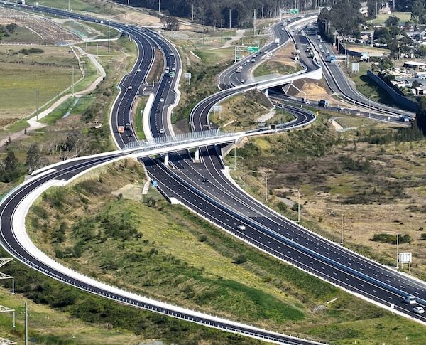Відкрито останню ділянку траси M1, скасувавши світлофори на шляху з Мельбурна до Коффса