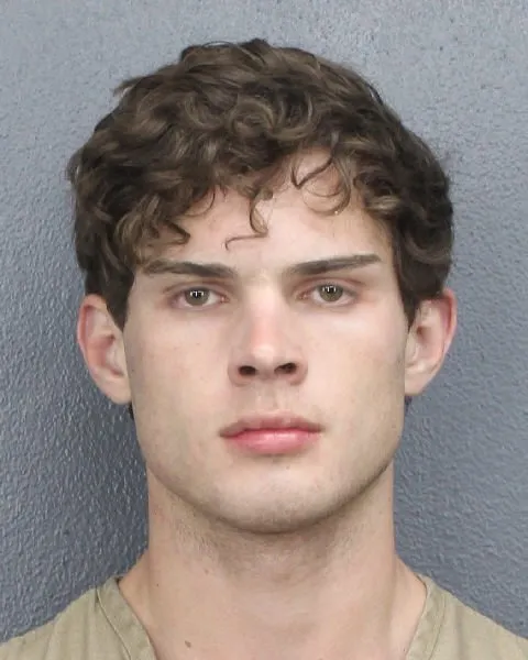 15685043 Clavicular arrested for battery after posting disgusting video shooting at an alligator BRADEN ERIC PETERS 15726489