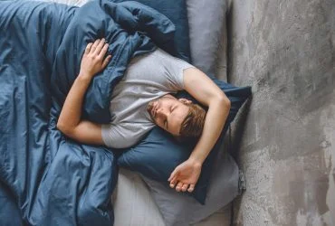 Як світло у спальні під час сну впливає на серце: несподіване відкриття учених