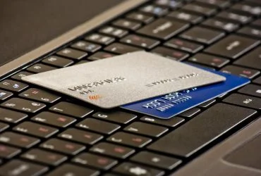 Шахраї забрали кошти на автівки та квадрокоптери для ЗСУ: встигли вкрасти 20 мільйонів гривень