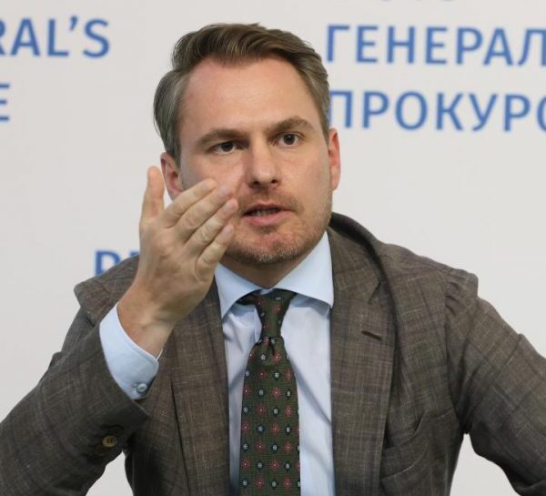 Кравченко оформив собі поїздку до Парижа напередодні скандалу з НАБУ