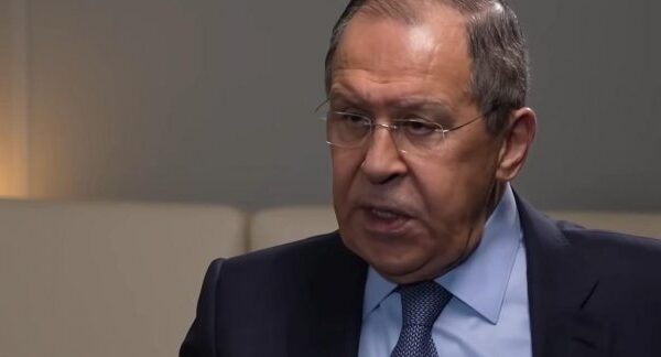 Російські еліти відпочивають з “тещею” Путіна: ЗМІ розкрили секрет Лаврова