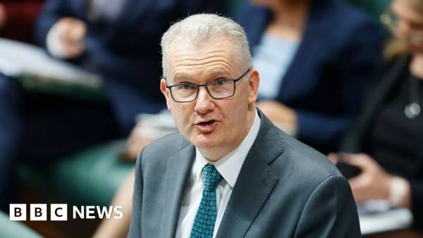 Австралія посилює візовий контроль для студентів та мандрівників