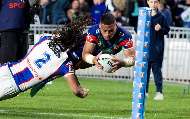 «Ворріорз» Лека Халасіма забиває спробу в кутку — NZ Warriors проти Newcastle Knights — 2-й тиждень плей-оф — NRL Rugby League на «Еден Парк», Окленд, Нова Зеландія. Неділя, 20 вересня 2026 року. © Фото: Бретт Фіббс / Photosport