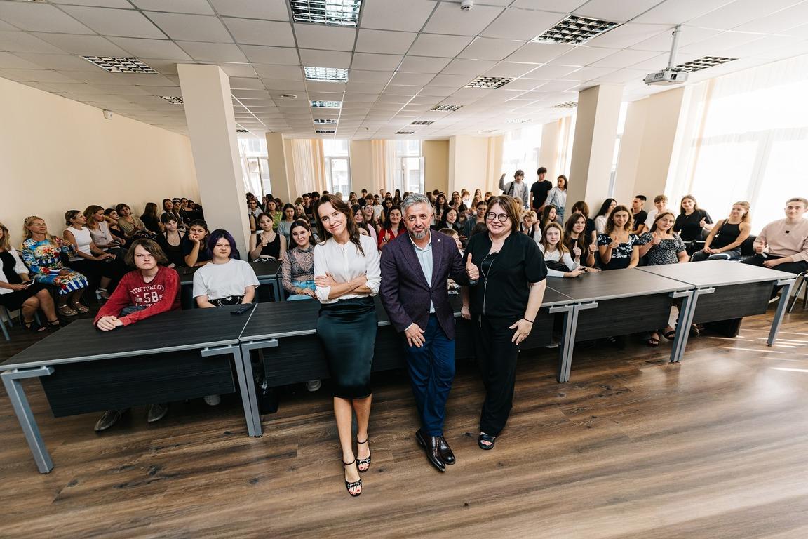 Банк 'Південний' розширює освітній проєкт Academic Hub та розпочинає співпрацю з одеськими університетами